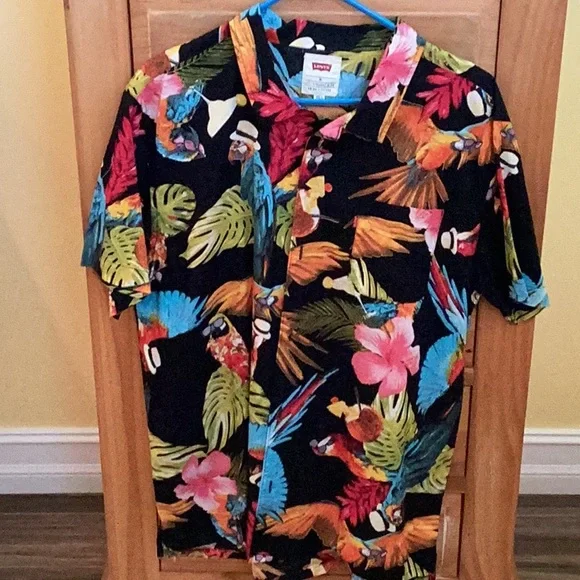Tropical Black Shirt with Parrot Print Size XL - Picture 2 of 4